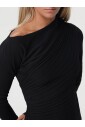 robe-mini-noire-drapee-en-maille