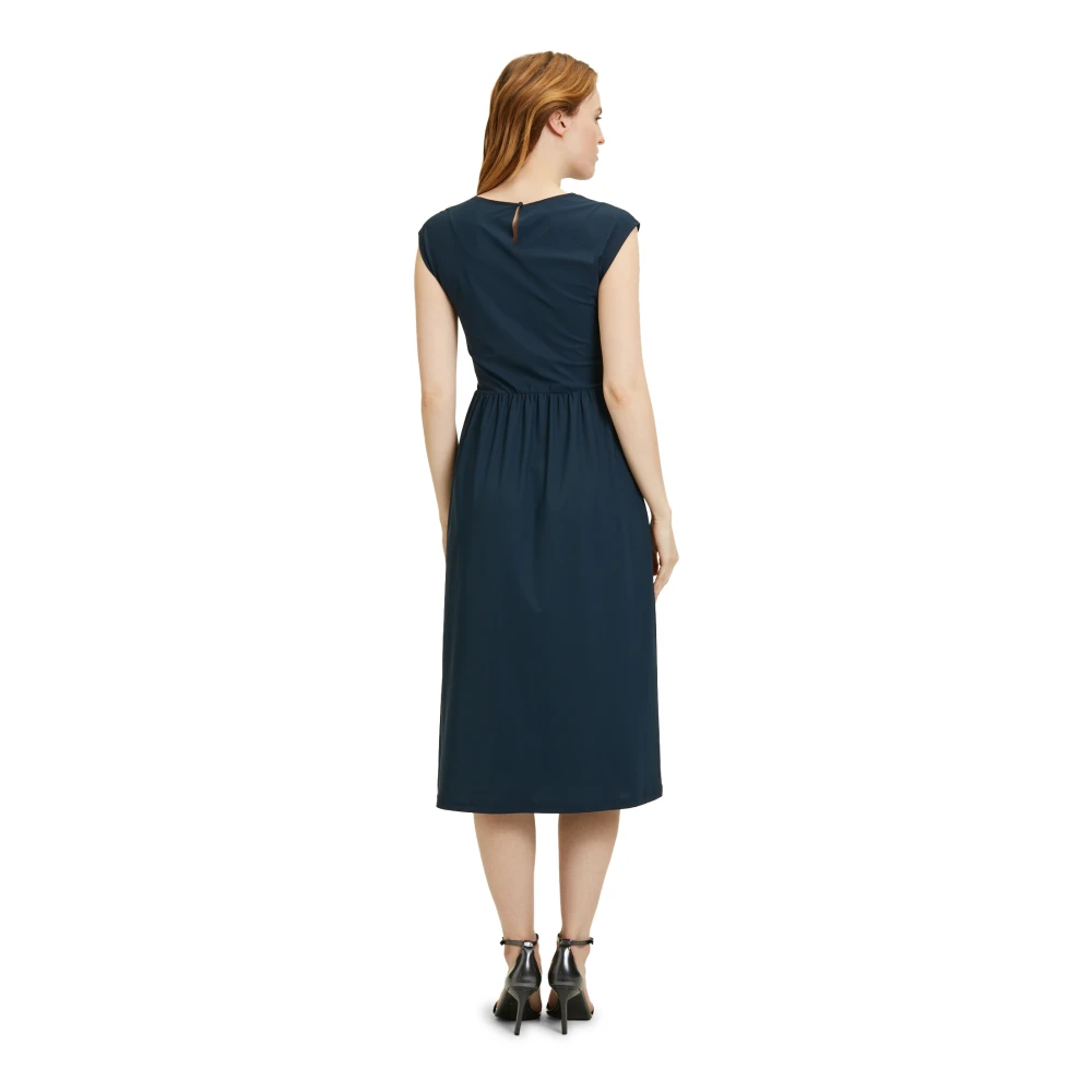 Betty & Co Midi Dresses Blue Dames