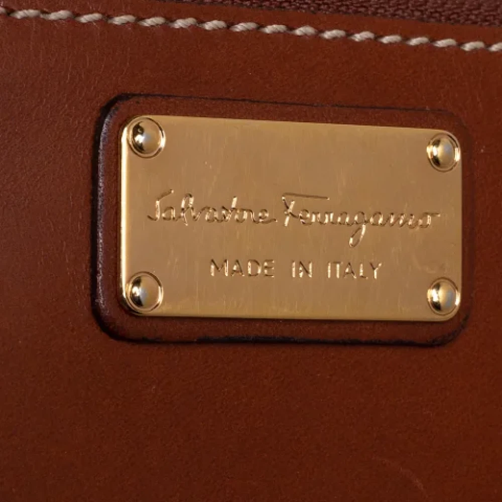 Salvatore Ferragamo Pre-owned Leather totes Brown Dames