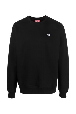black-sweater-round-neck-long-sleeve