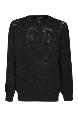 black-knitwear-aw23-stylish-trendy
