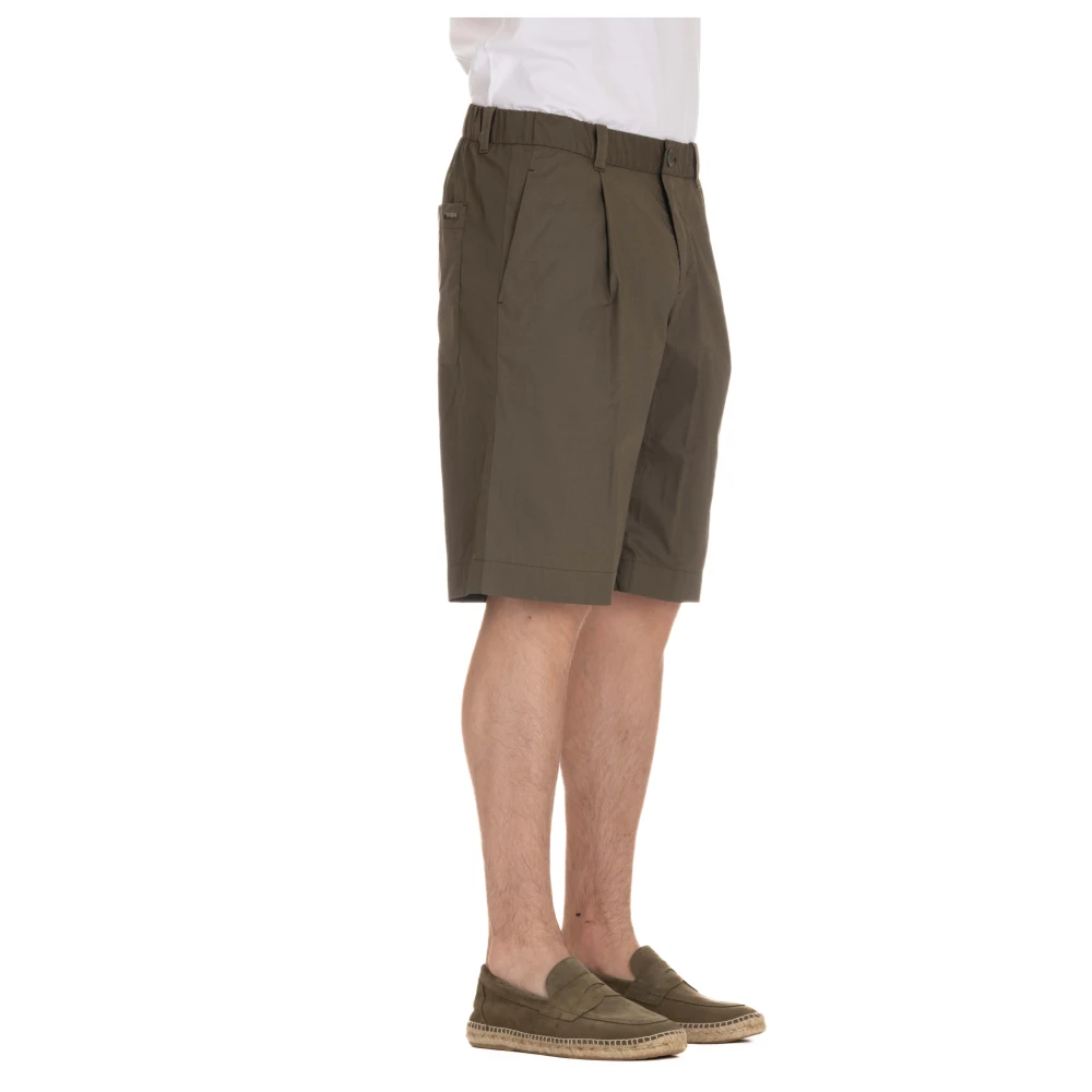 Herno Groene Superlichte Bermuda Shorts van Katoen Green Heren