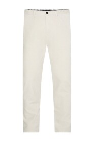 Pantaloni magri