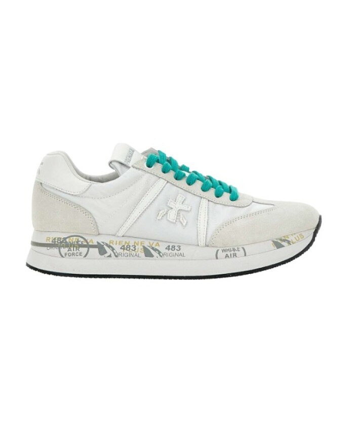 sneakers-blanches-en-daim-avec-lacets-verts