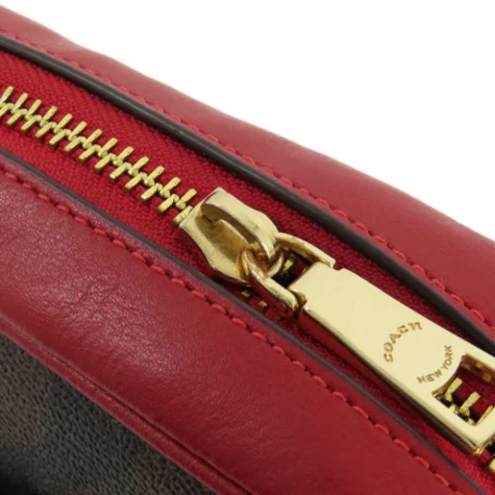 Coach Pre-owned Plastic shoulder-bags Brown Dames