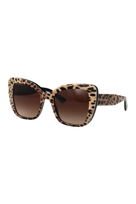 stylish-sunglasses-with-model-0dg4348