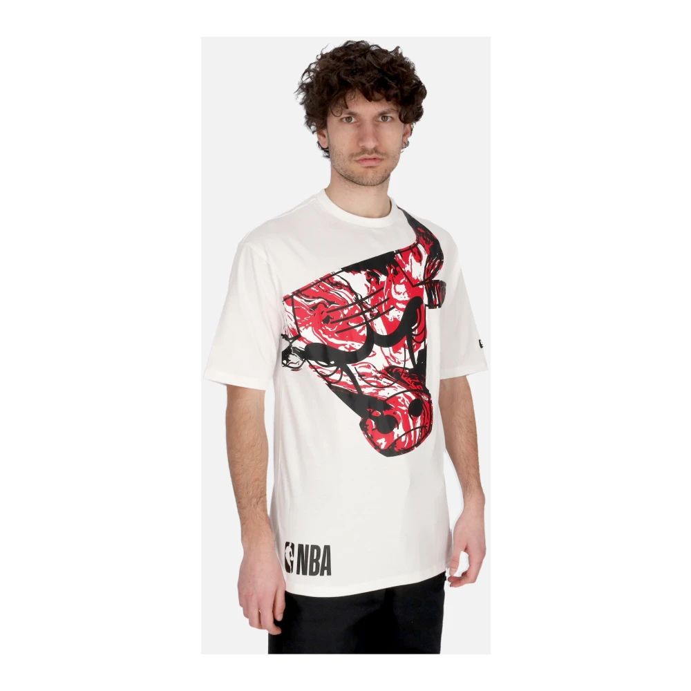new era Chicago Bulls AOP Oversize Tee White Heren