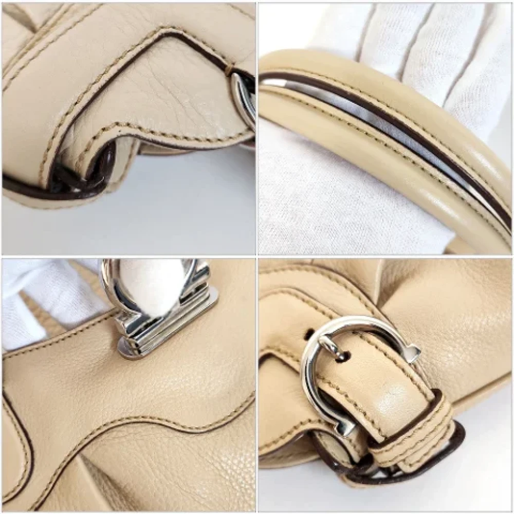 Salvatore Ferragamo Pre-owned Leather handbags Beige Dames
