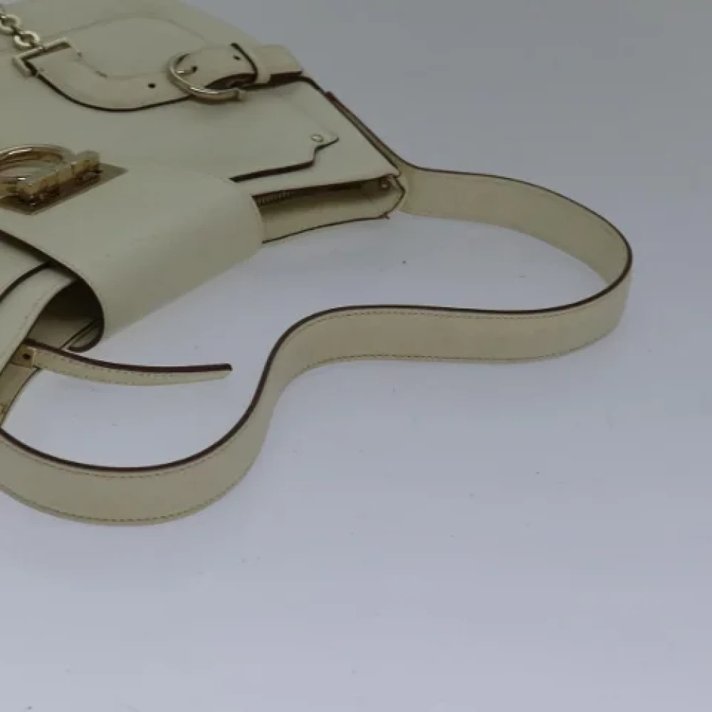 Salvatore Ferragamo Pre-owned Leather shoulder-bags Beige Dames