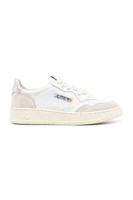 white-leather-sneakers-medalist