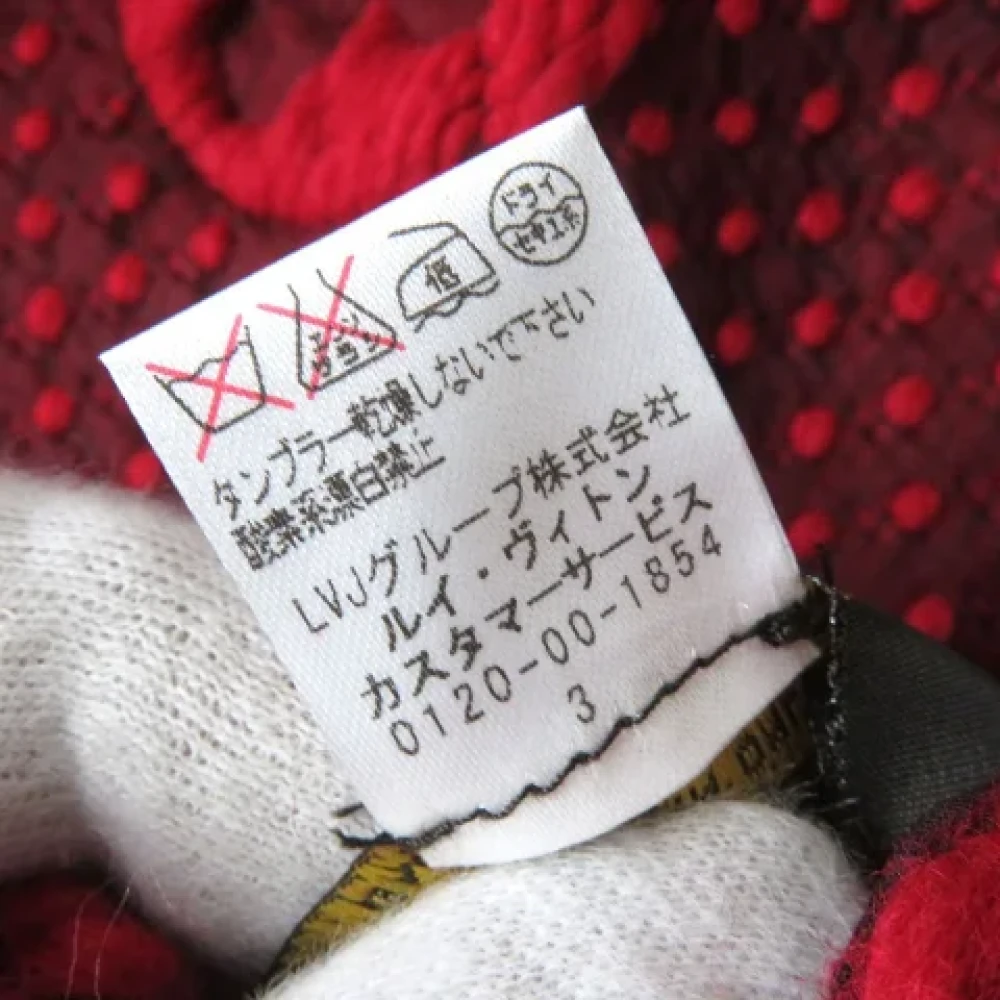 Louis Vuitton Vintage Pre-owned Wool scarves Red Dames