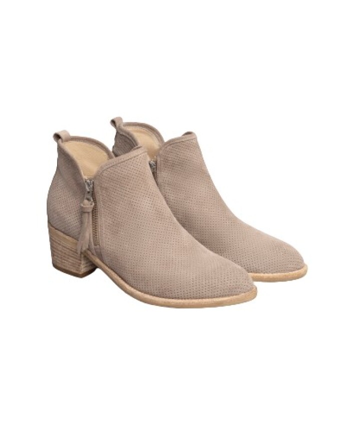 bottines-a-talons-en-daim-perfore