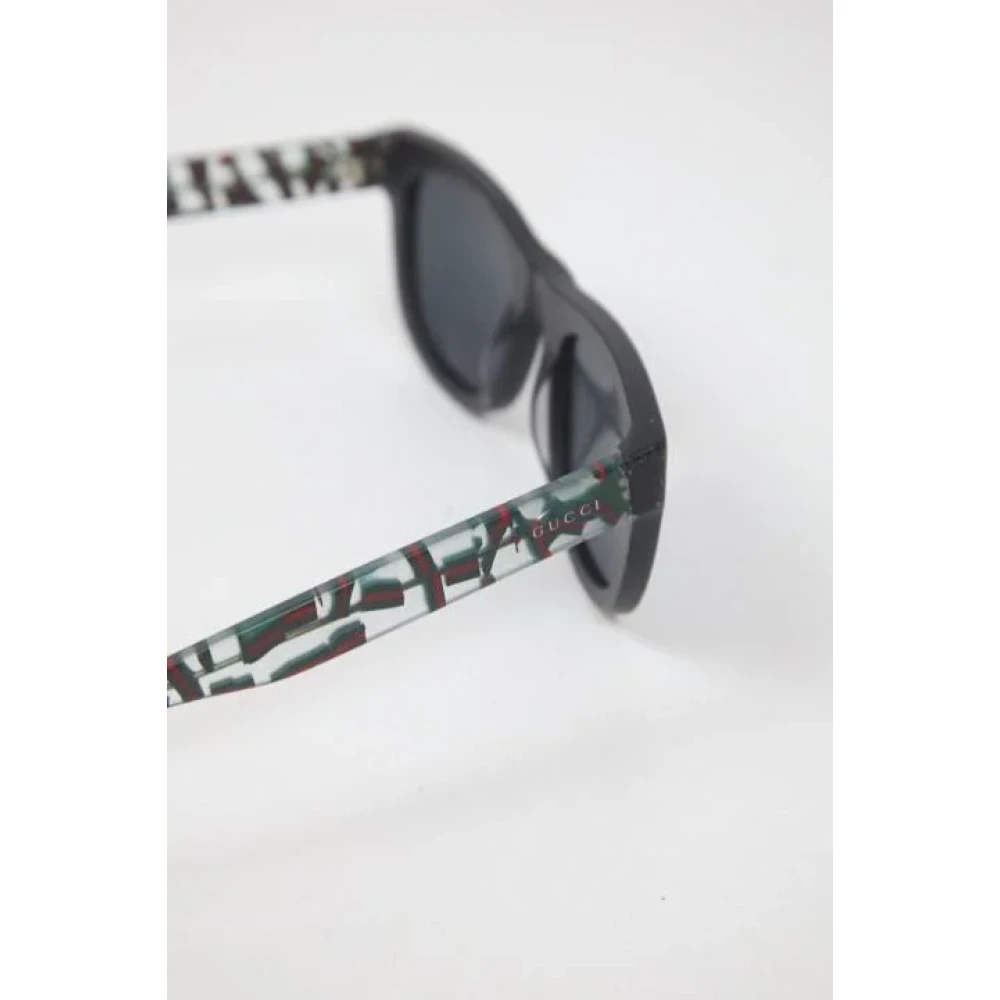 Gucci Vintage Tweedehands Zwarte Plastic Zonnebril Black Dames