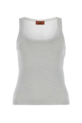 sleeveless-tops