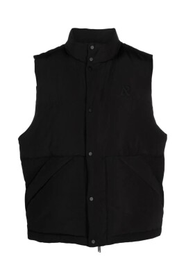 black-puffer-gilet