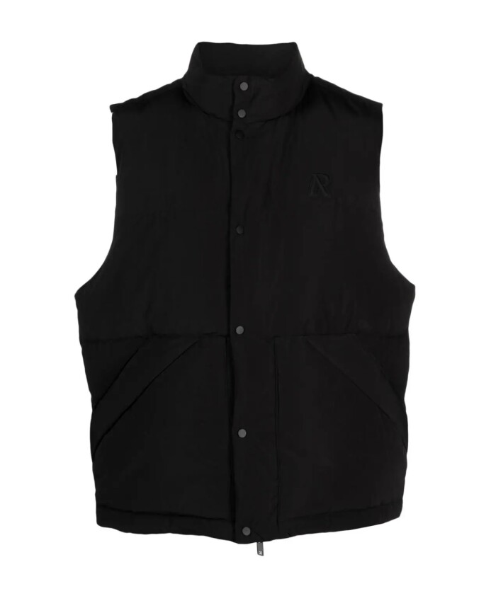 black-puffer-gilet