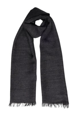 chic-gray-winter-scarf