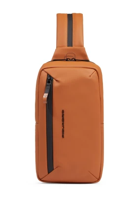 Vattenavvisande sling bag
