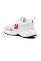 baskets-blanches-avec-panneaux-en-mesh