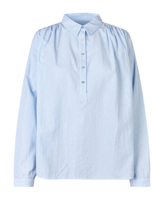 chemise-bleu-clair-a-manches-longues