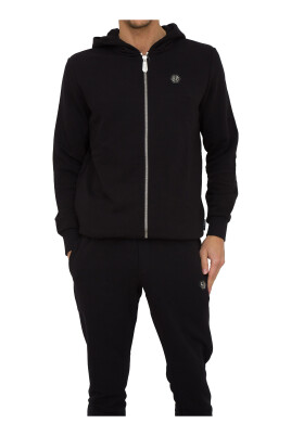 black-hoodie-sweatshirt