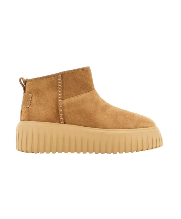 cozy-ankle-boots-in-camel-suede
