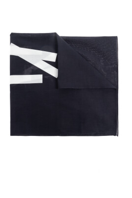 scarf-with-logo