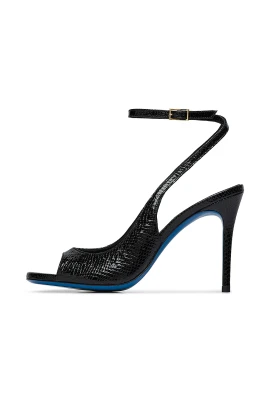 Svart blank ormeffekt sandal i läder