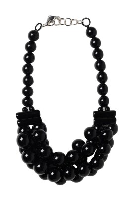 svart-resin-parlhalsband