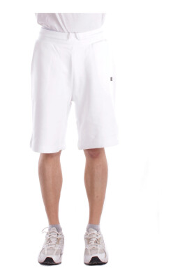 shorts-blancs-avec-poches-laterales