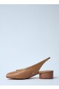 escarpins-slingback-en-cuir-avec-detail