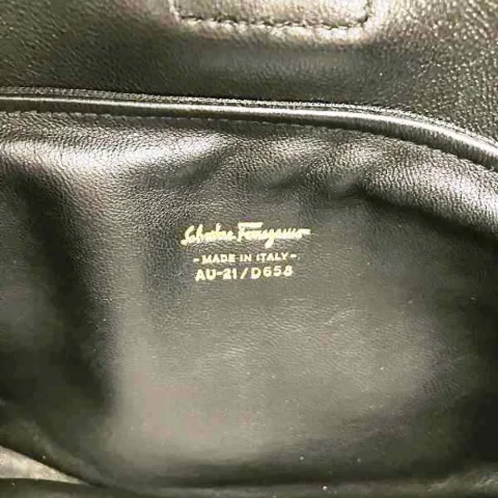 Salvatore Ferragamo Pre-owned Leather handbags Black Dames