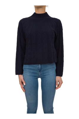 stylish-knit-top