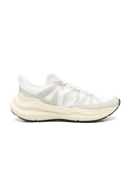 white-chunky-sneaker-with-knitted-upper