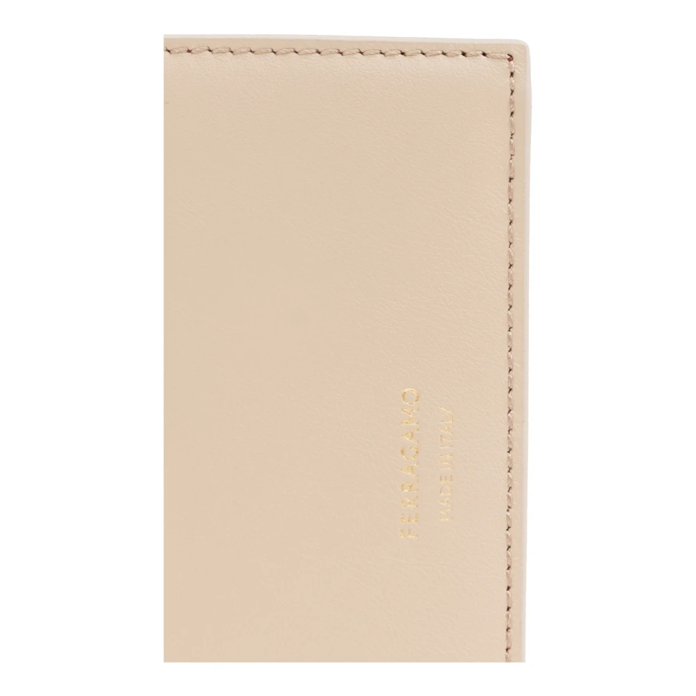 Salvatore Ferragamo Leren portemonnee Beige Dames