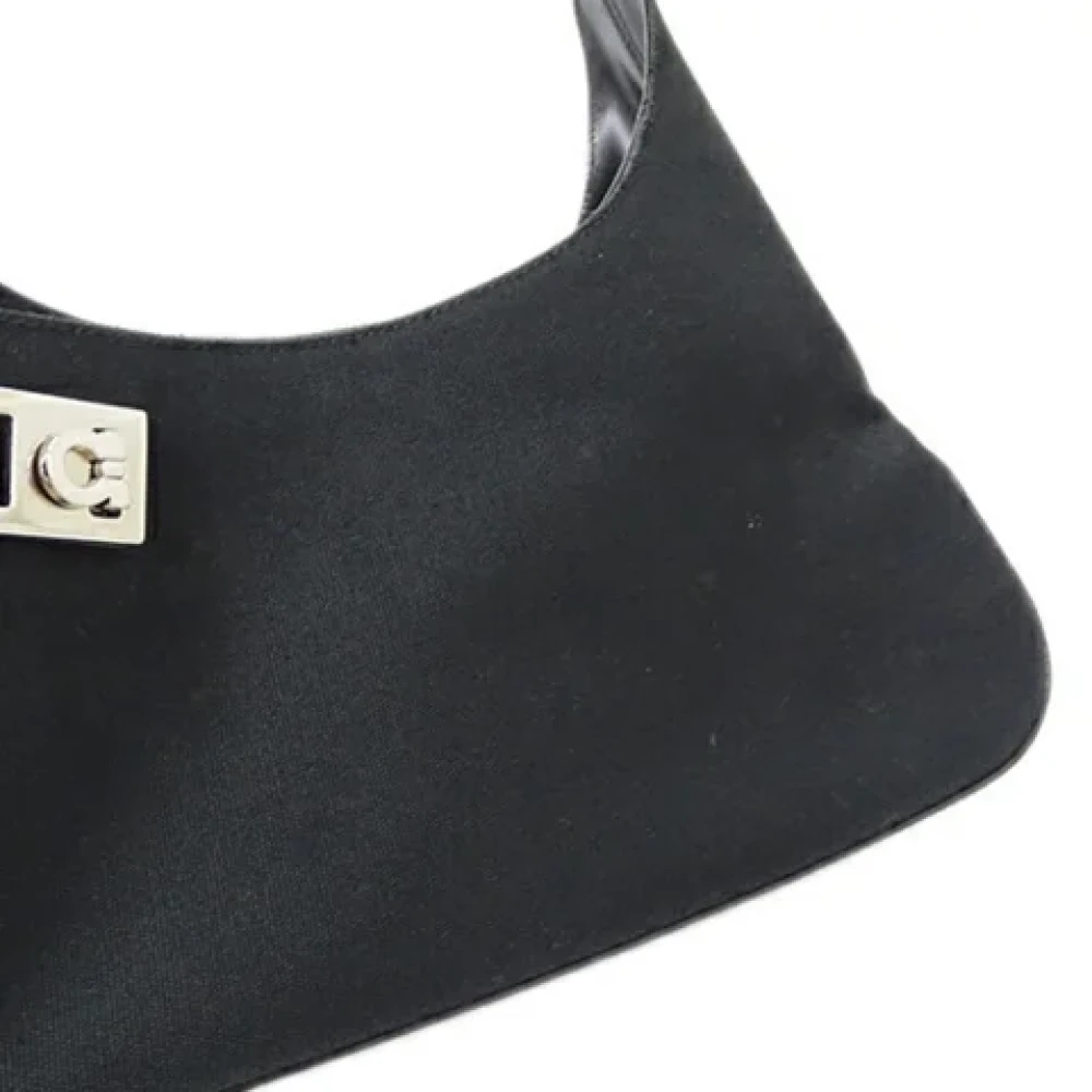 Salvatore Ferragamo Pre-owned Canvas shoulder-bags Black Dames