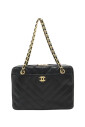pre-owned-cuir-sacs-chanel