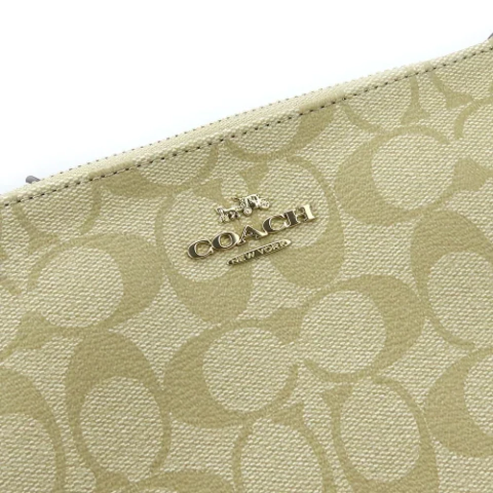 Coach Pre-owned Plastic shoulder-bags Beige Dames