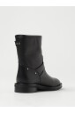 bottines-noires-en-cuir