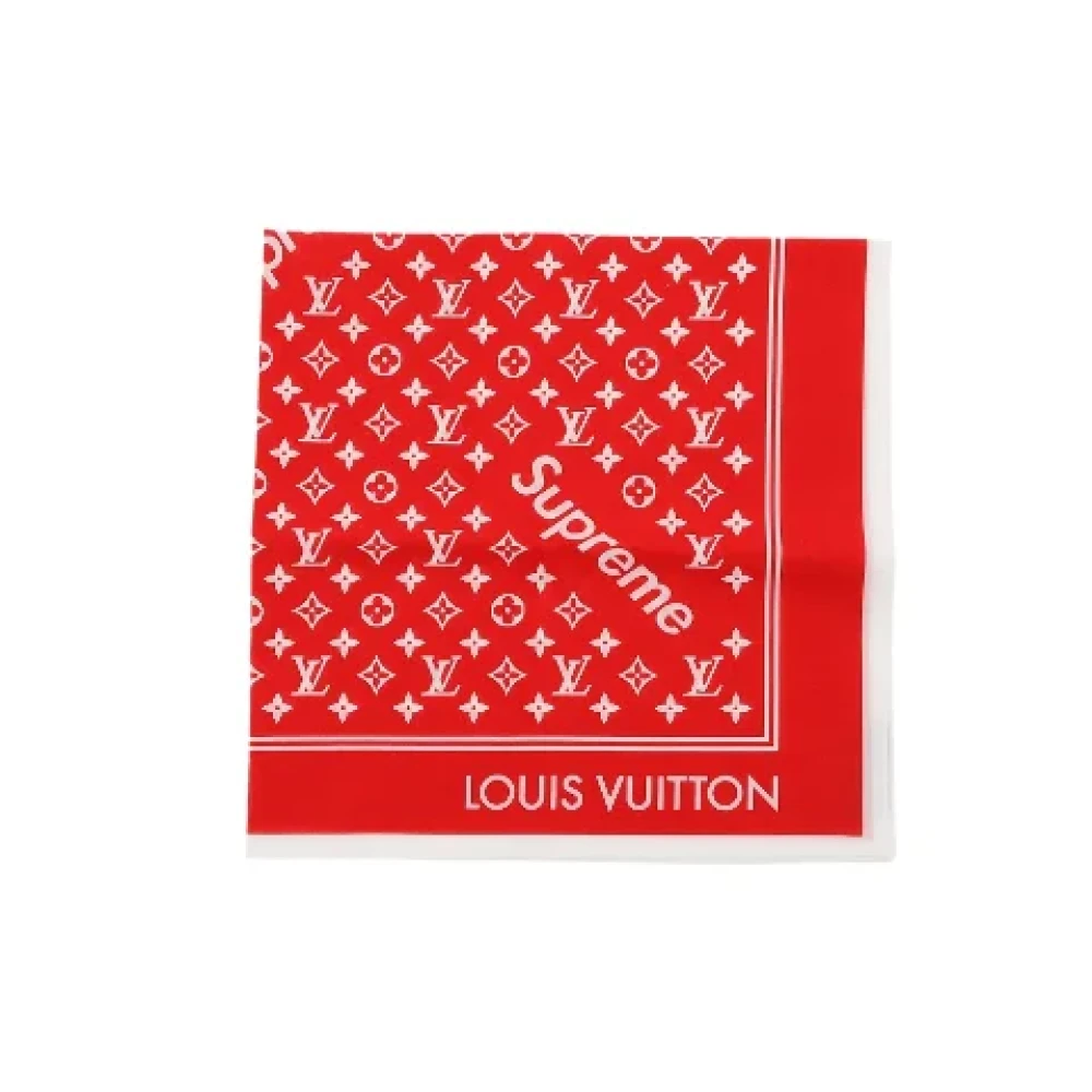 Louis Vuitton Vintage Pre-owned Silk scarves Red Dames