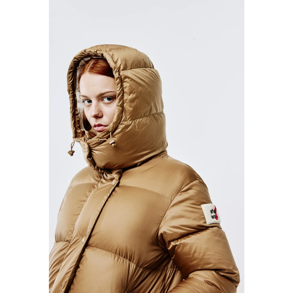 Afterlabel Glanzende Nylon Puffer Jas Beige Dames