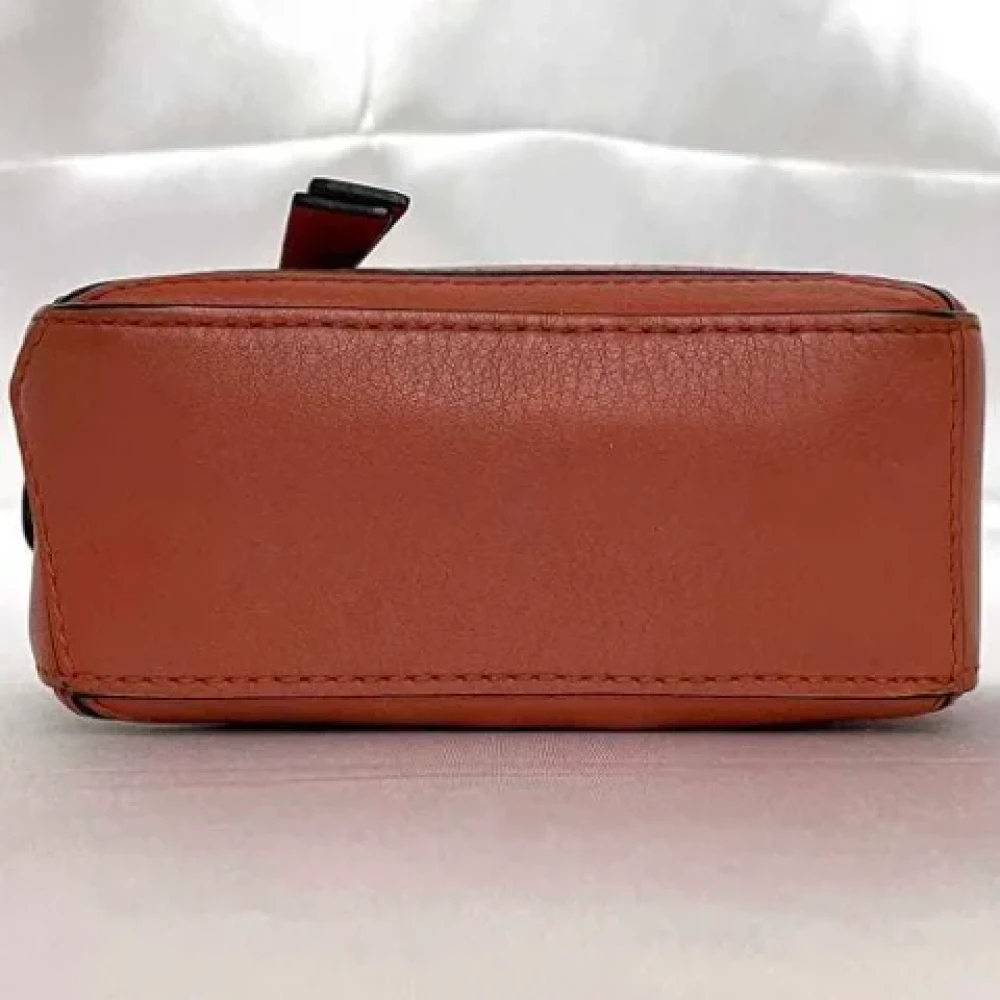 Loewe Pre-owned Fabric shoulder-bags Brown Dames