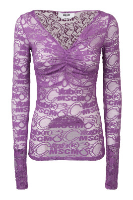 chemisier-violet-en-dentelle-col-en-v-haut