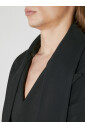 blazer-tailleur-avec-echarpe-integree
