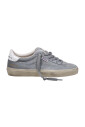 langue-et-talon-en-cuir-suede-chaussures
