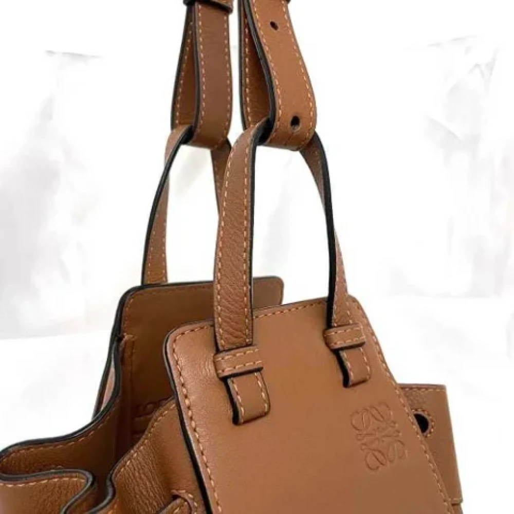 Loewe Pre-owned Fabric shoulder-bags Brown Dames