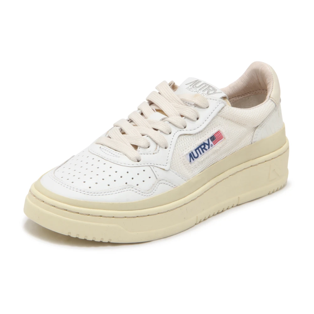 Autry Women's White Sneakers, 4 Uk, Medalist Low Vintage Effect