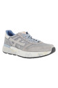 grijze-technische-stof-en-suede-sneakers