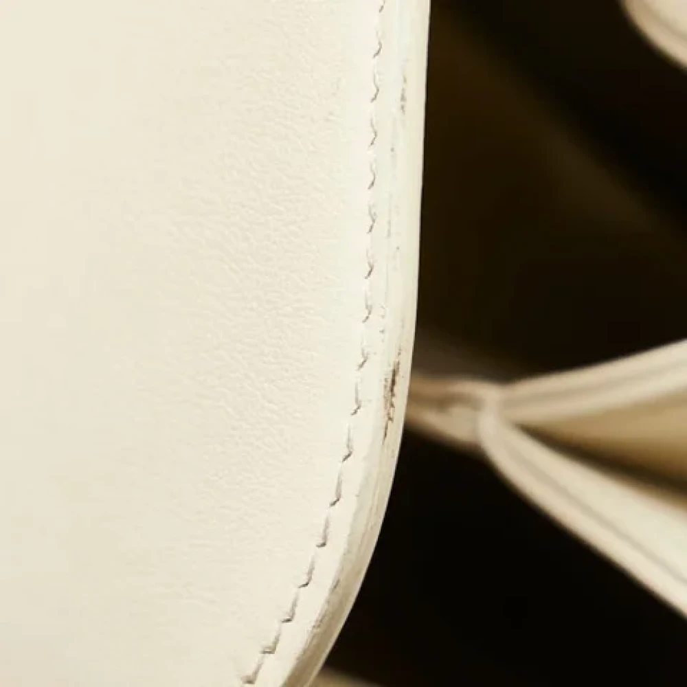 Celine Vintage Pre-owned Leather shoulder-bags White Dames
