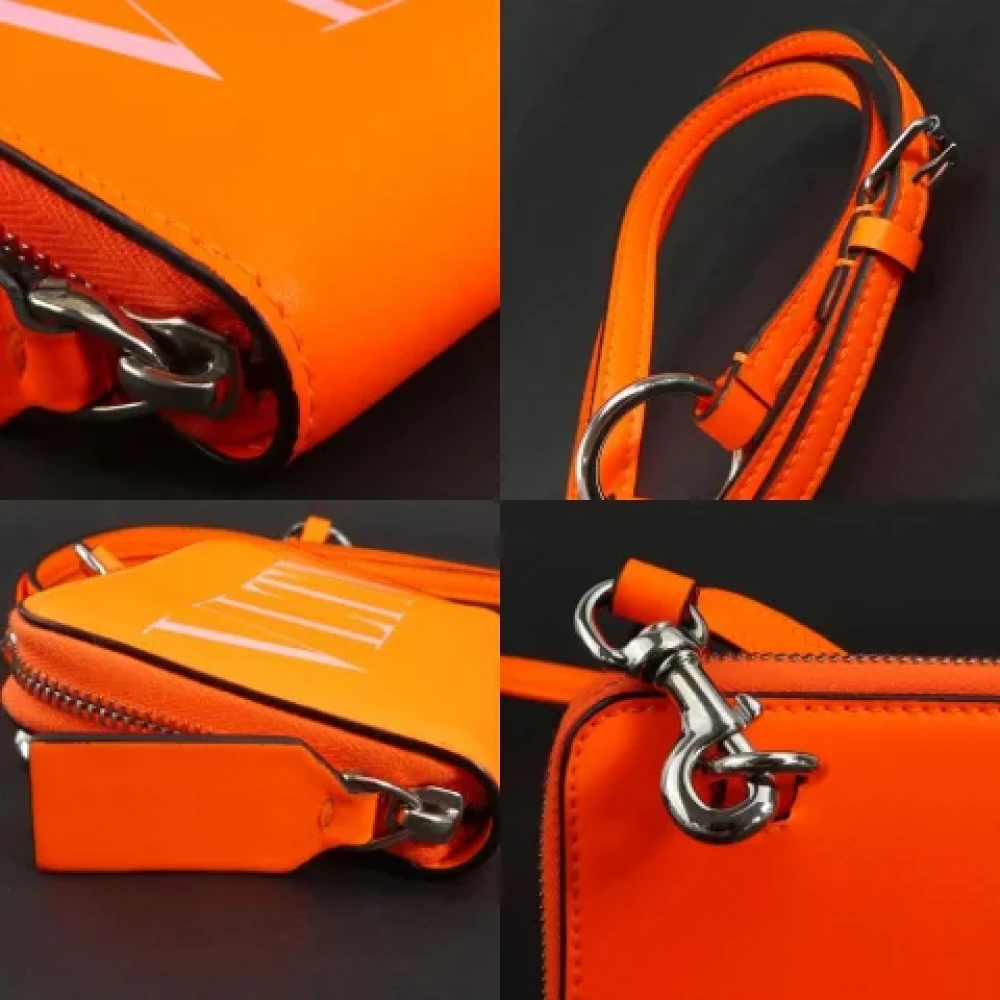 Valentino Vintage Pre-owned Leather wallets Orange Dames